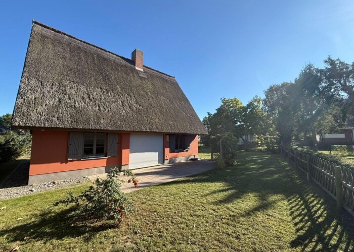 c5eda9ee-a9a4-4047-aa7b-f1c30673e396 Hier ist die Rückseite des Ferienhaus Feldlerche zu sehen