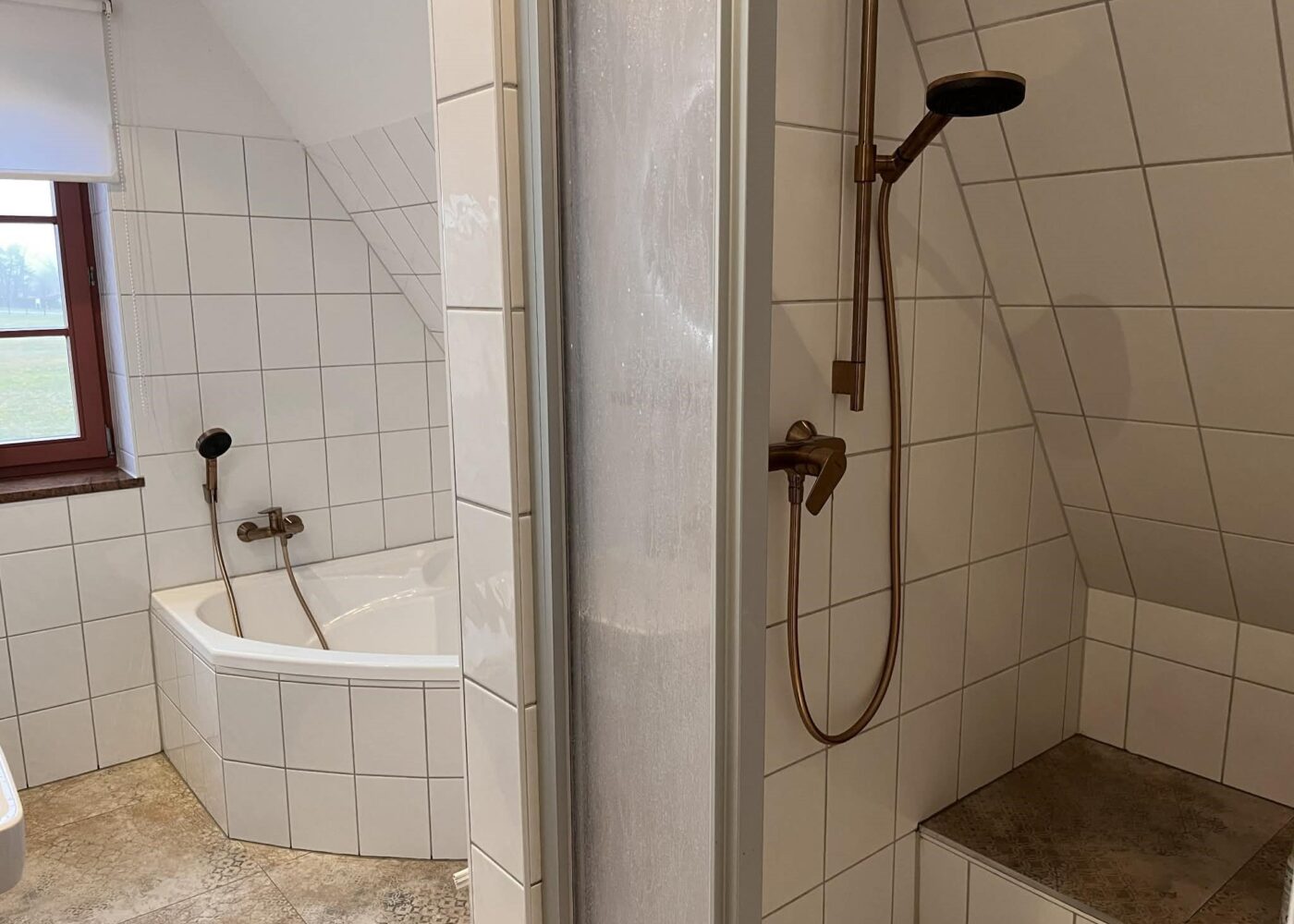 2.Bad neu 2 Hier ist das 1.Badezimmer in unserem Ferienhaus auf Usedom an der Ostsee zu sehen.