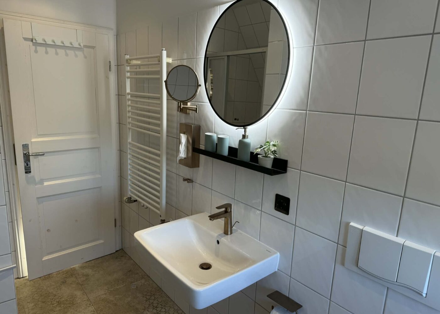 a2f264ec-ccc1-43c2-bf28-537ae1e73c20 Hier ist das 1.Badezimmer in unserem Ferienhaus auf Usedom an der Ostsee zu sehen.